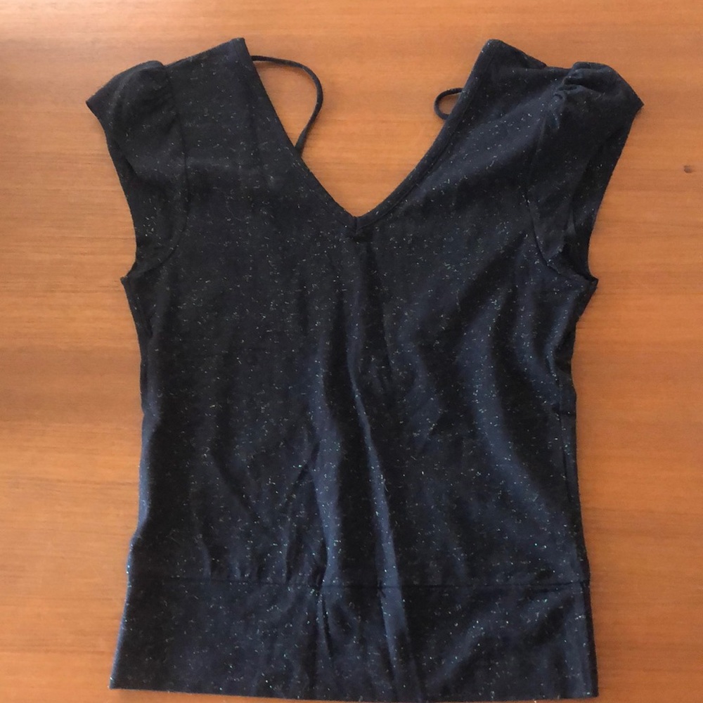 Oakley black cap sleeve sparkle in fabric NWT. Large
